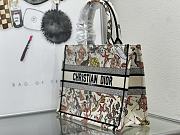 Dior Medium Book Tote White Multicolor 36cm - 4