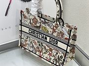 Dior Medium Book Tote White Multicolor 36cm - 3