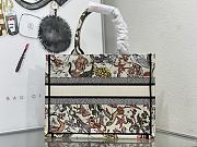 Dior Medium Book Tote White Multicolor 36cm - 2