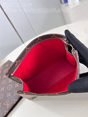 Louis Vuitton LV Trio Toilet Pouch 25 x 20 x 5.5 cm - 4