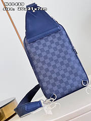 Louis Vuitton LV Avenue Slingbag NM Blue 31x20x7cm - 4