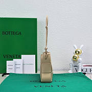 Bottega Veneta Cassette Intreccio Beige Leather Pouch New 22.5x13.5x4.5cm - 5