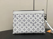 Louis Vuitton LV Pochette To-Go White 30x21.5x2cm - 4