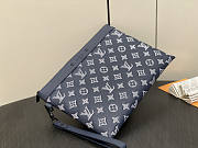 Louis Vuitton LV Pochette To-Go Navy Blue 30x21.5x2cm - 4