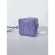 Bottega Veneta Cassette Cross-Body Bucket Bag Purple 19x14x13cm - 5