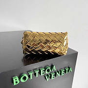 Bottega Veneta Intrecciato Beauty Pouch Gold 16.5x10.5x9cm - 3