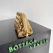 Bottega Veneta Intrecciato Beauty Pouch Gold 16.5x10.5x9cm - 2