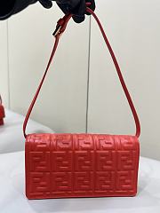 Fendi Baguette Bag Red Chain 21x5x11.5cm - 3