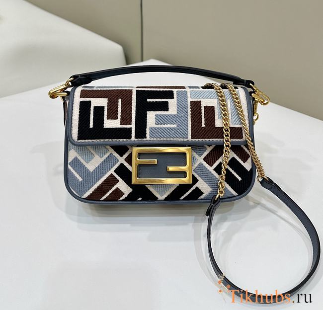 Fendi Baguette Embroidered Shoulder Bag Multicolor 19.5x5x11cm - 1