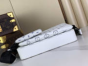 Louis Vuitton LV Trio Messenger G65 White 25 x 18.5 x 7 cm - 5