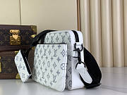 Louis Vuitton LV Trio Messenger G65 White 25 x 18.5 x 7 cm - 2