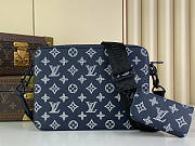 Louis Vuitton LV Trio Messenger G65 Navy Blue 25 x 18.5 x 7 cm - 4