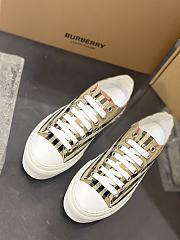 Burberry Sneaker - 2