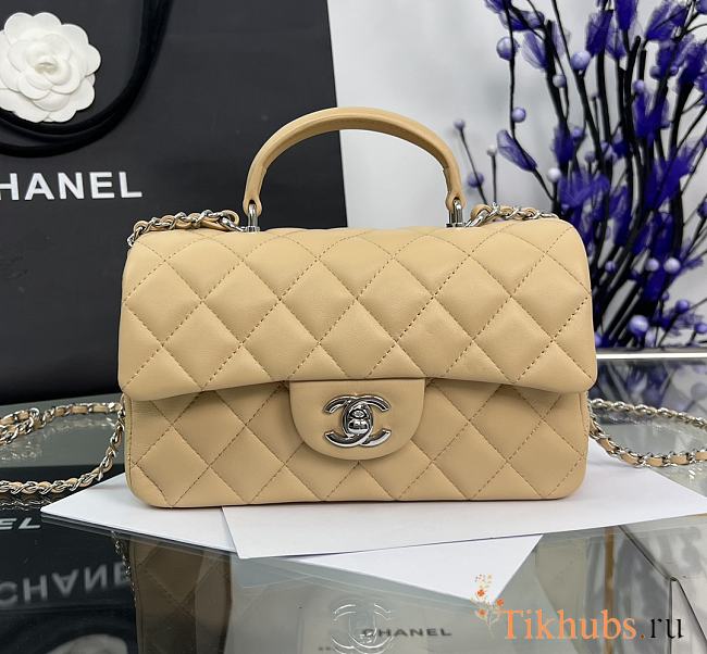 Chanel Top Handle Beige Silver Lambskin 20x14x7cm - 1