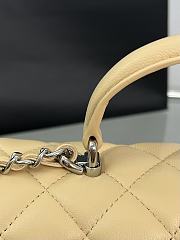 Chanel Top Handle Beige Silver Lambskin 20x14x7cm - 3