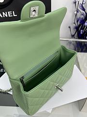 Chanel Top Handle Green Silver Lambskin 20x14x7cm - 5