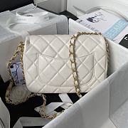 Chanel 23B Flap Bag White Gold Lambskin 23x16x10cm - 3