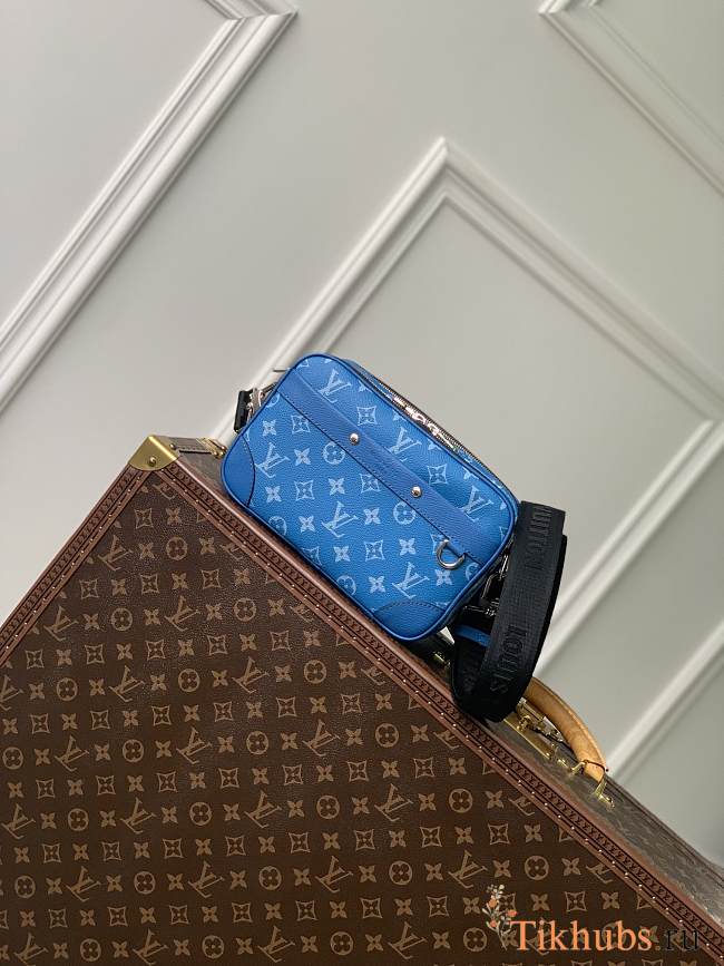 Louis Vuitton LV Alpha Messenger Taigarama Blue 24 x 16 x 8 cm - 1