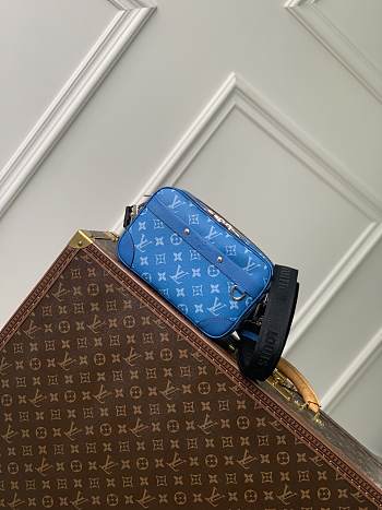 Louis Vuitton LV Alpha Messenger Taigarama Blue 24 x 16 x 8 cm