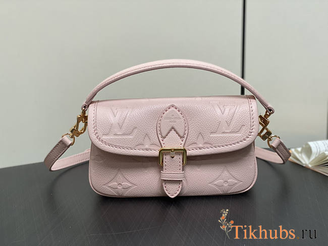 Louis Vuitton LV Nano Diane Pink 19 x 10.5 x 6 cm - 1