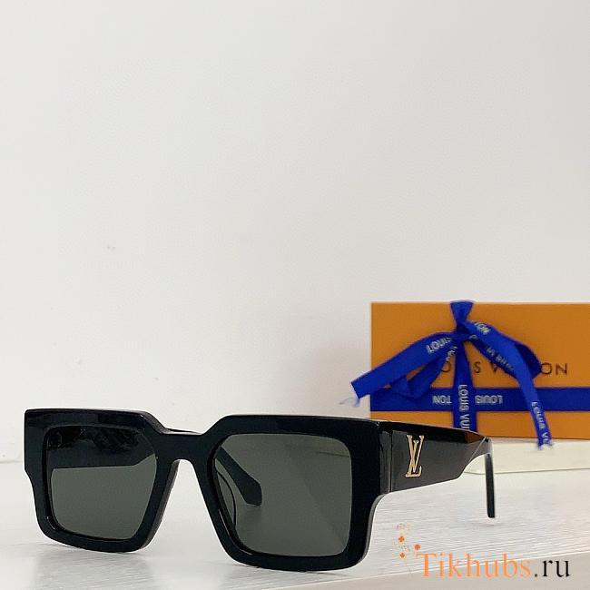 Louis Vuitton LV Black Sunglasses - 1