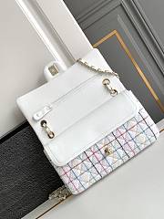 Chanel Medium Flap Bag White Tweed 25cm - 3