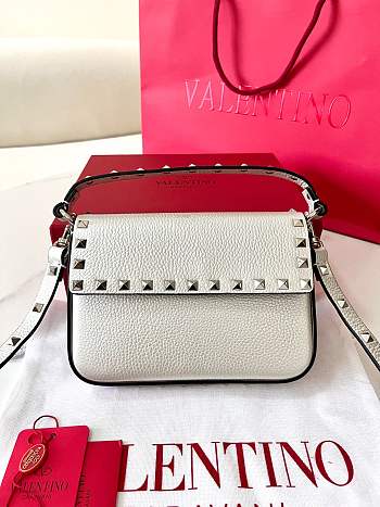 Valentino Garavani Rockstud White Bag 19x13.5x3cm