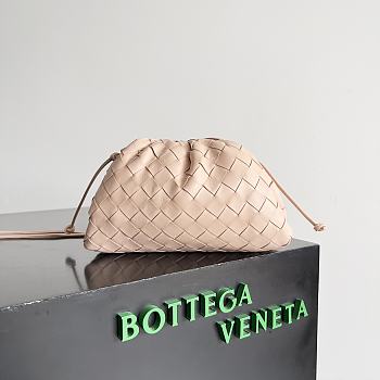 Bottega Veneta Mini Pouch Intrecciato Leather Clutch Pink 22x13x5cm