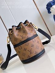 Louis Vuitton LV Canoé Monogram Bag Brown 14 x 20.5 x 14 cm - 2