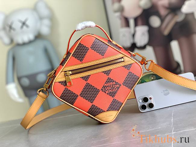 Louis Vuitton LV Chess Messenger Orange Bag 24 x 24 x 8 cm - 1