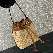 Valentino Garavani Rockstud Bucket Bag Raffia 16x18x11cm - 3