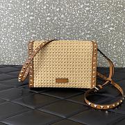 Valentino Small Rockstud Shoulder Bag Raffia 22.5x15.5x6cm - 4