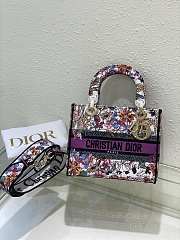 Dior Medium Lady D-Lite Bag White Multicolor Saisons 24 x 20 x 12 cm - 1