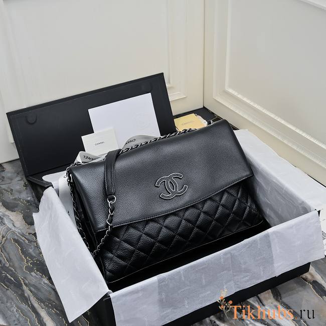 Chanel Flap Bag Black Lambskin 32x7.5x19cm - 1