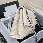 Chanel Flap Bag White Lambskin 32x7.5x19cm - 3