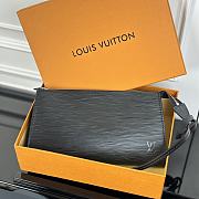 Louis Vuitton LV Pochette Accessoires Black 22 x 11.6 x 3 cm - 2