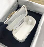 Chanel Vanity Case Top Handle White Bag 17x9.5x8cm - 2