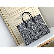 Louis Vuitton LV Onthego GM Tote Bag Black 41x34x19cm - 3