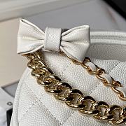 Chanel White Pouch Bag 18x17x8cm - 2