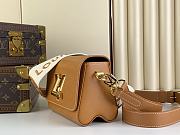 Louis Vuitton LV Twist Honey Gold MM 23 x 17 x 9.5 cm - 4