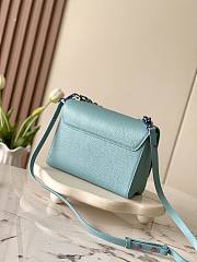 Louis Vuitton LV Twist MM Blue 23 x 17 x 9.5 cm - 4