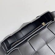 Bottega Veneta Leather Cassette Pochette Shoulder Bag 23x15x5cm - 2