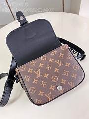 Louis Vuitton LV Montsouris Messenger PM​ 20 x 17 x 7 cm - 5