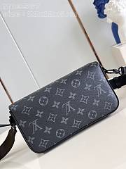 Louis Vuitton LV Montsouris Bag Monogram 22 x 12 x 6 cm - 4