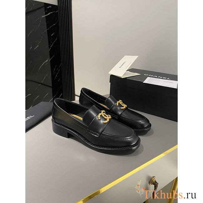 Chanel Moccasins Black Calfskin & Metal - 1