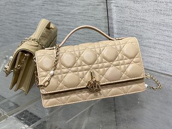 Dior Mini Miss Bag Cannage Lambskin Beige 21 x 11.5 x 4.5 cm