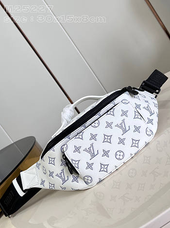 Louis Vuitton LV Rush Bumbag White 30 x 15 x 8 cm