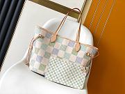 Louis Vuitton LV Neverfull MM Pistachio 31 x 28 x 14 cm - 3