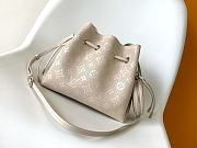 Louis Vuitton LV Bella Mahina Quartz White 19 x 22 x 14 cm - 4