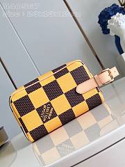 Louis Vuitton LV Locker Dopp Kit Yellow 23 x 13 x 12 cm - 1